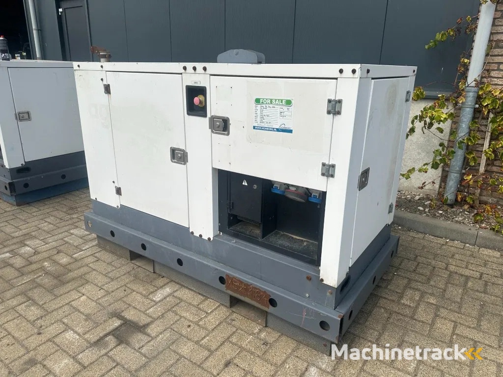 Iveco FPT F32 AM1A Leroy Somer 32 kVA Silent generatorset 92 hours !
