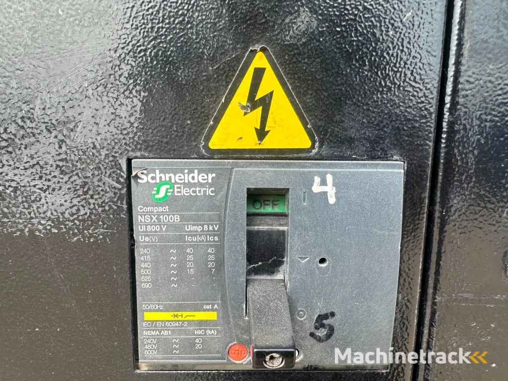 Iveco FPT F32 AM1A Leroy Somer 32 kVA Silent generatorset 92 hours !