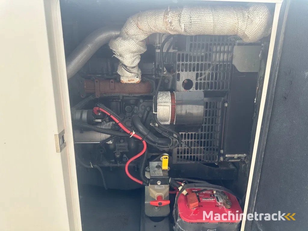 Iveco FPT F32 AM1A Leroy Somer 32 kVA Silent generatorset 92 hours !