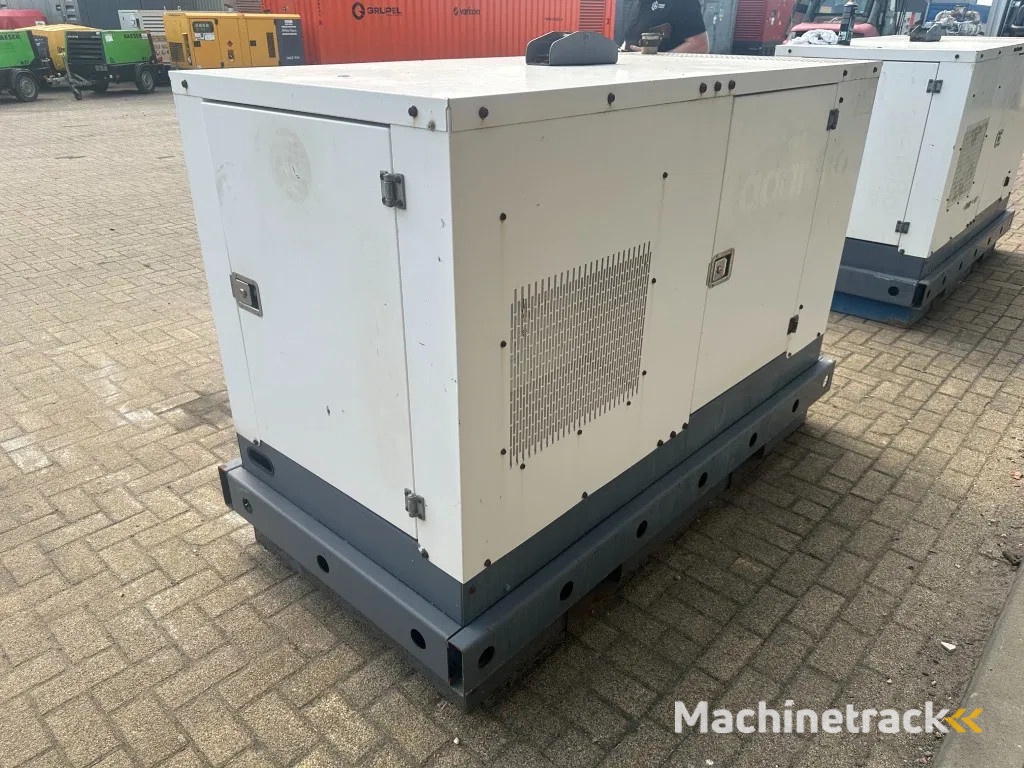 Iveco FPT F32 AM1A Leroy Somer 32 kVA Silent generatorset 92 hours !