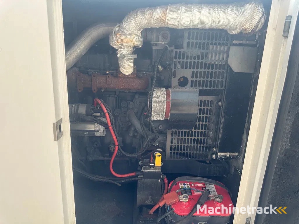 Iveco FPT F32 AM1A Leroy Somer 32 kVA Silent generatorset 297 hours !