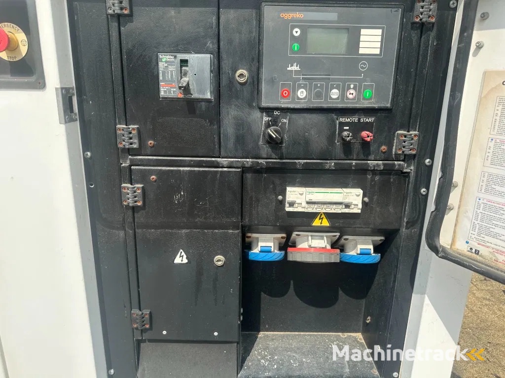 Iveco FPT F32 AM1A Leroy Somer 32 kVA Silent generatorset 368 hours !