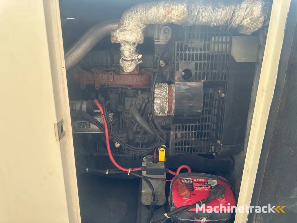 Iveco FPT F32 AM1A Leroy Somer 32 kVA Silent generatorset 368 hours !