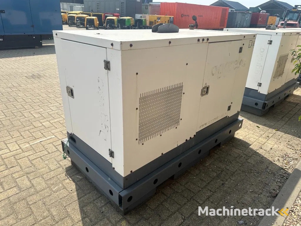 Iveco FPT F32 AM1A Leroy Somer 32 kVA Silent generatorset 251 hours !
