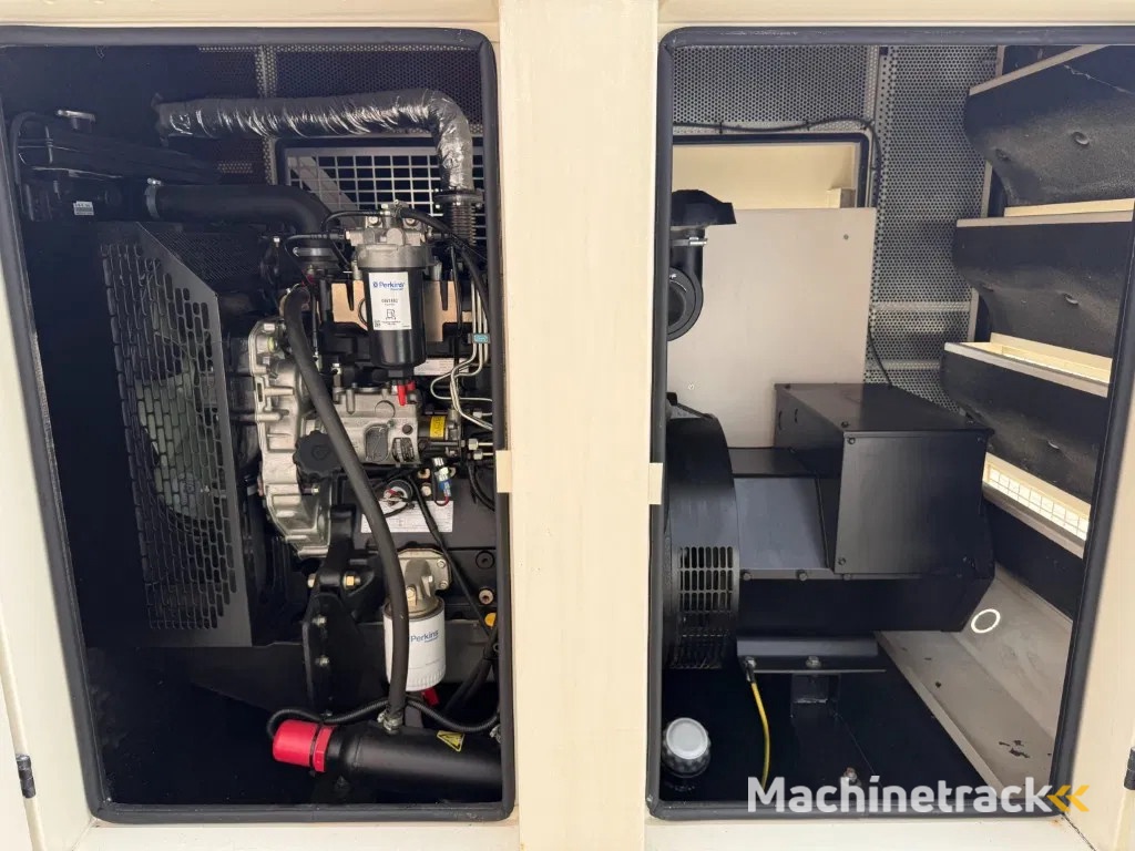 Perkins 1103A-33G 33 kVA Silent generatorset as New ! 231 hours !