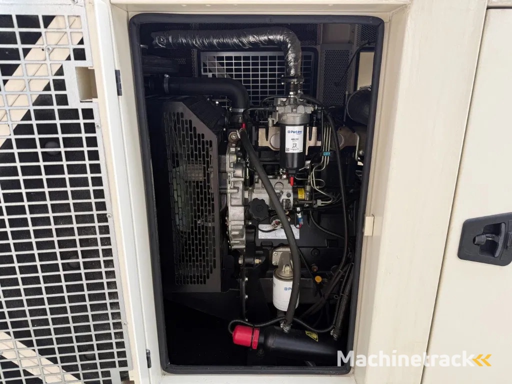 Perkins 1103A-33G 33 kVA Silent generatorset as New ! 231 hours !