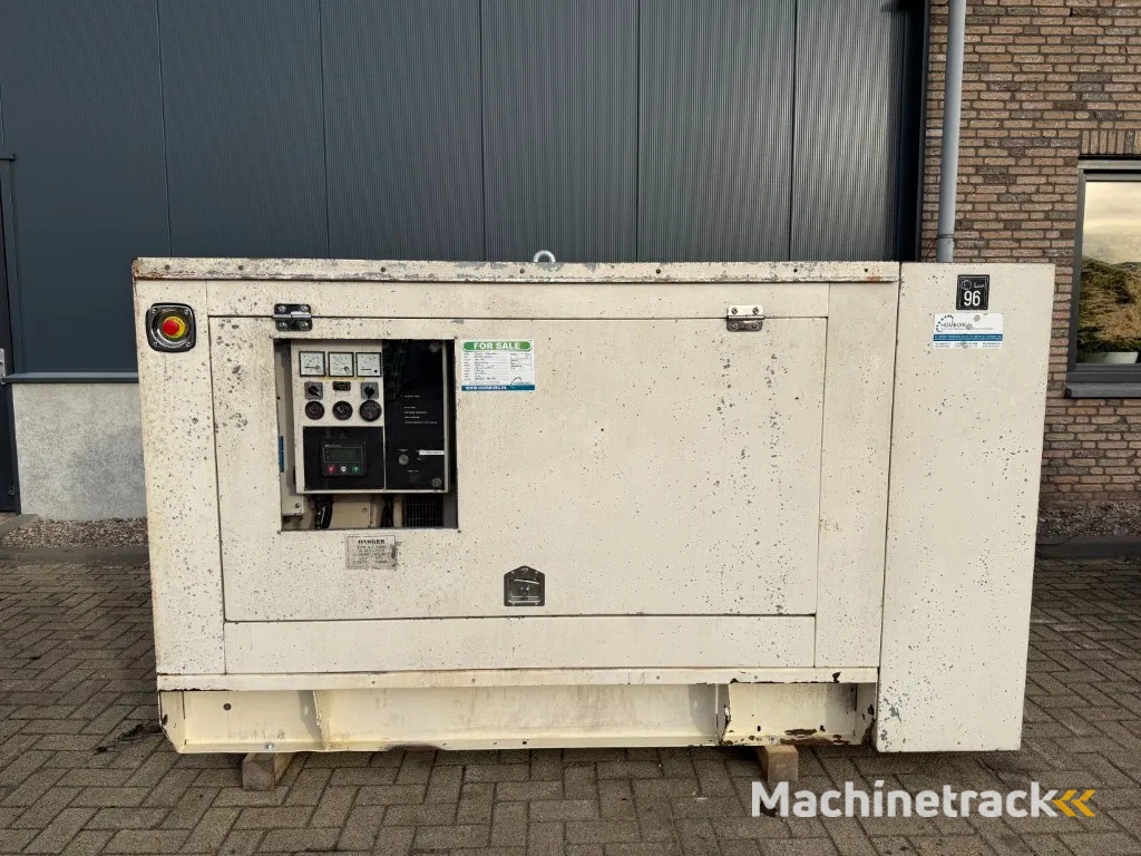 Deutz BF4M 1013 EC Stamford 100 kVA Silent generatorset