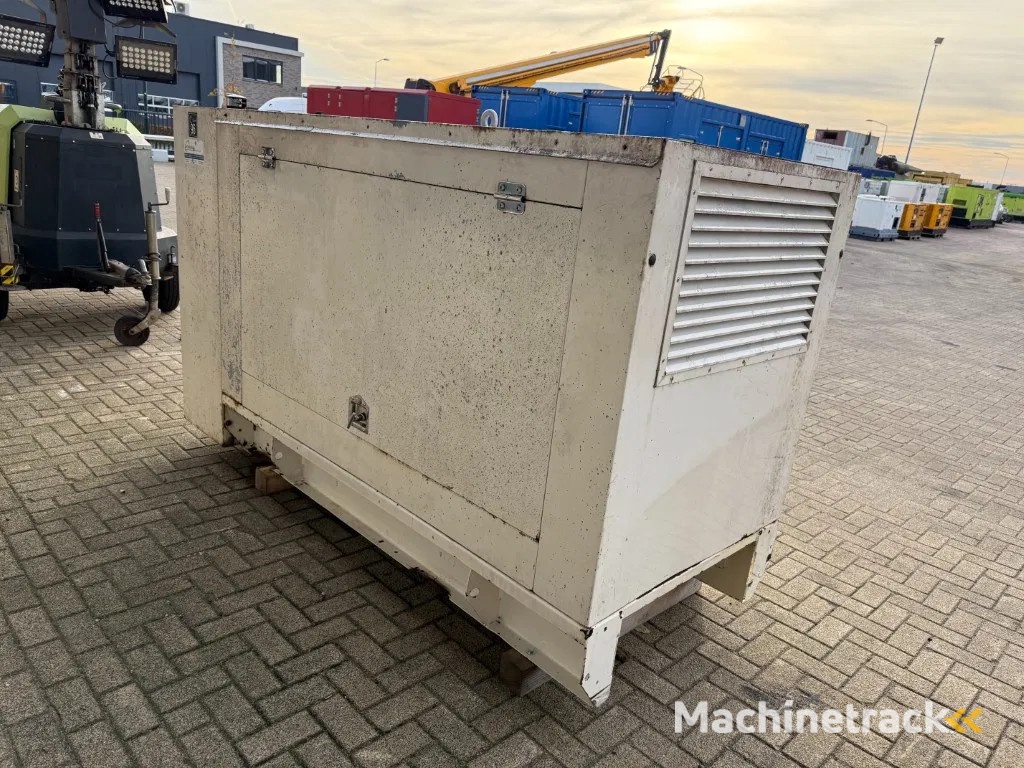 Deutz BF4M 1013 EC Stamford 100 kVA Silent generatorset
