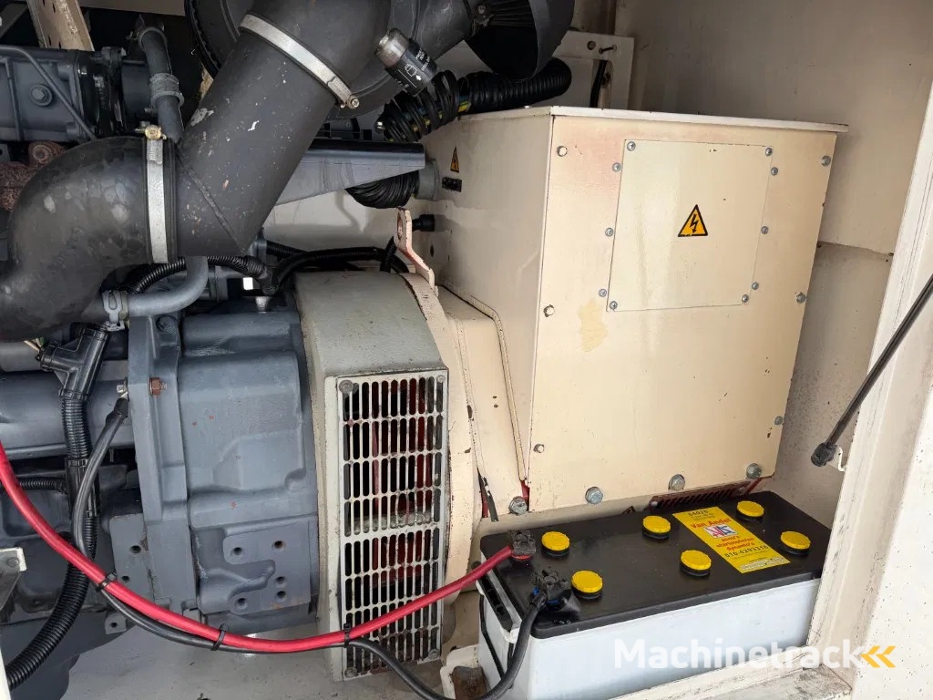 Deutz BF4M 1013 EC Stamford 100 kVA Silent generatorset