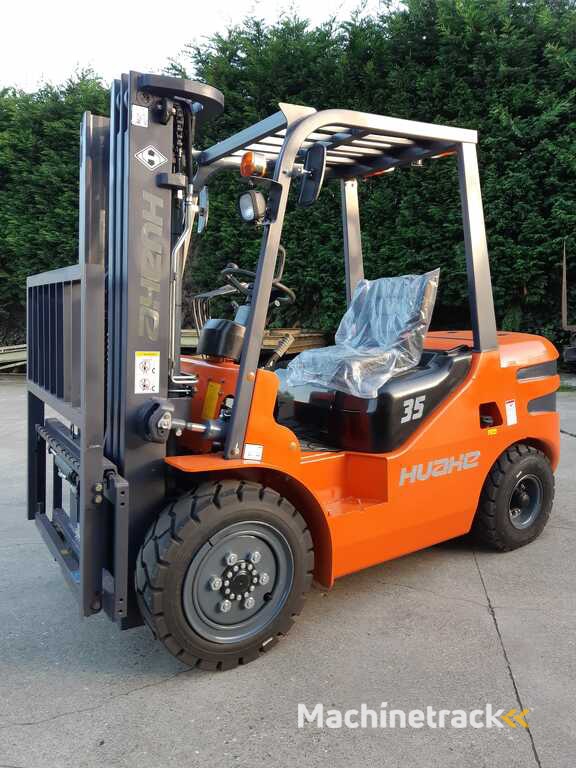 FORKLIFT