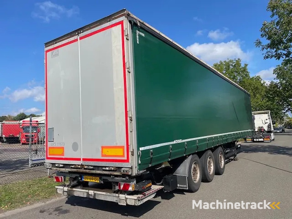 Kögel schuifzeil schuifdak DHollandia 2 ton lift