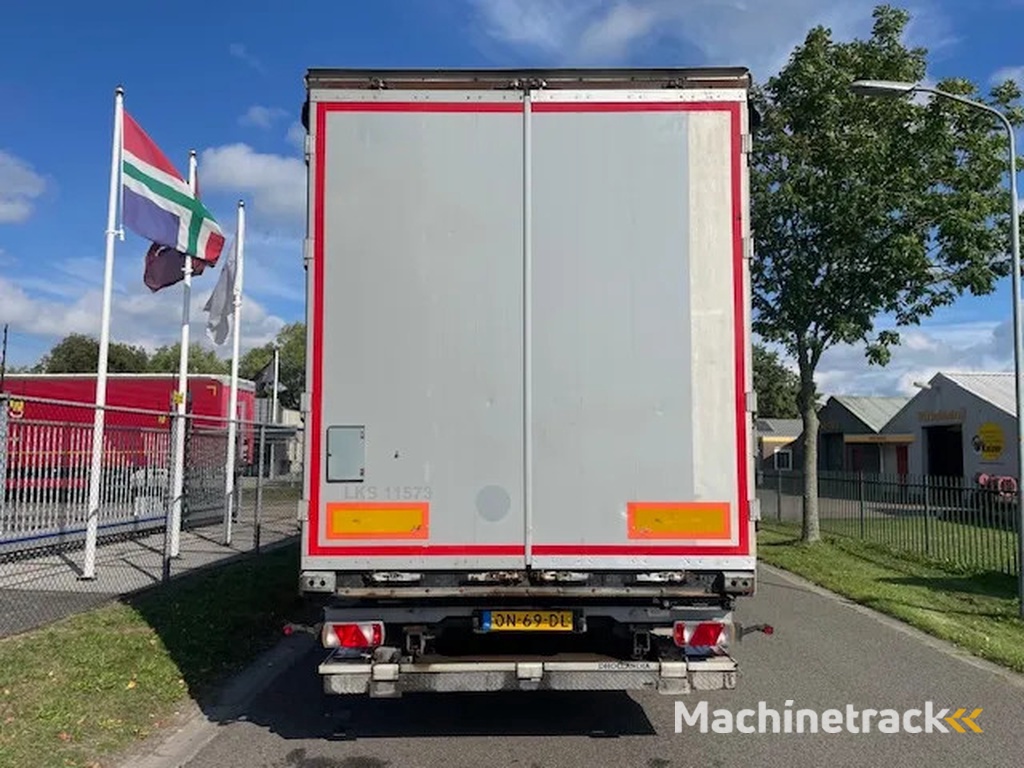 Kögel schuifzeil schuifdak DHollandia 2 ton lift