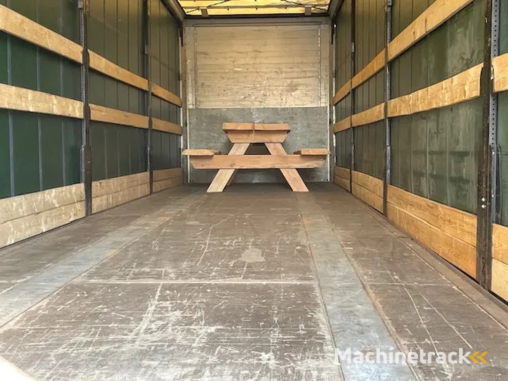 Kögel schuifzeil schuifdak DHollandia 2 ton lift