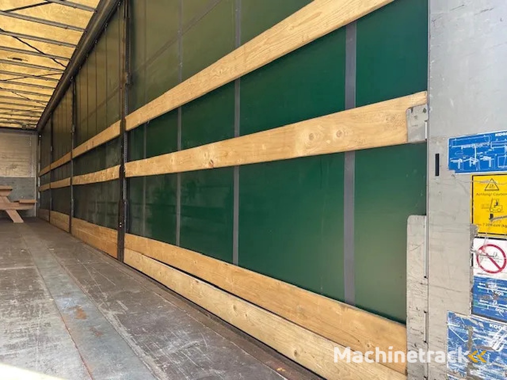 Kögel schuifzeil schuifdak DHollandia 2 ton lift