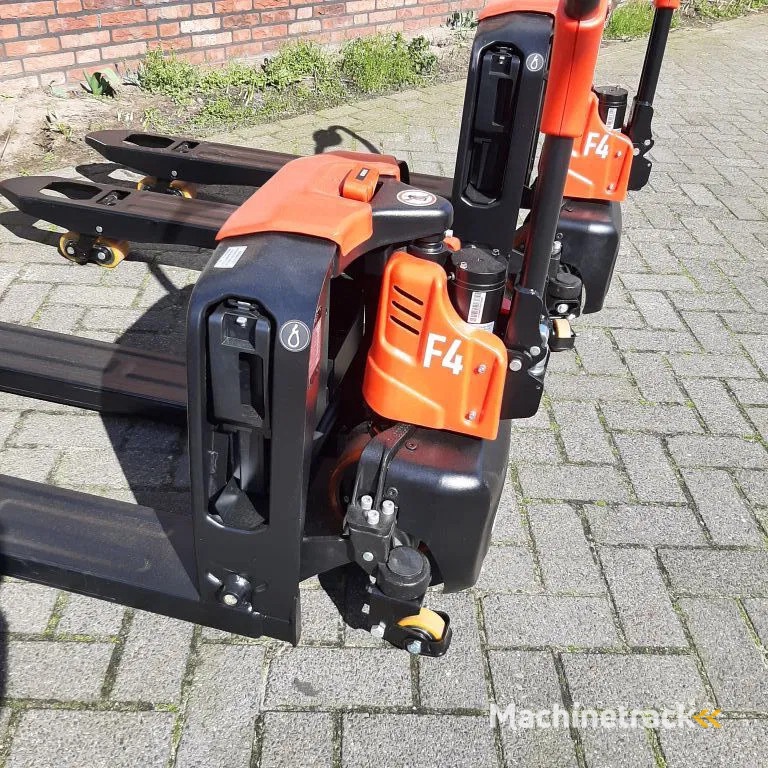 EP F4 elektrische pallettruck 1500 kg met zwenkwielen