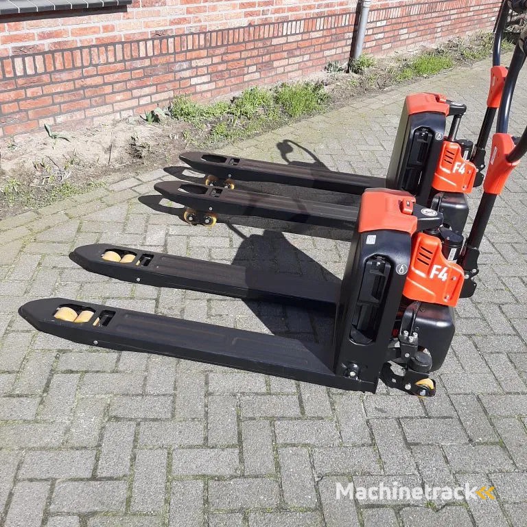 EP F4 elektrische pallettruck 1500 kg met zwenkwielen