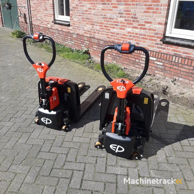 EP F4 elektrische pallettruck 1500 kg met zwenkwielen