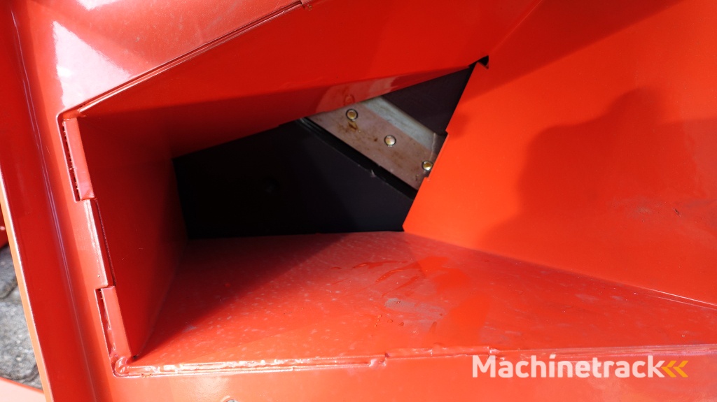 Wood chipper Houtversnipperraar Takkenversnipperraar Hakselaar