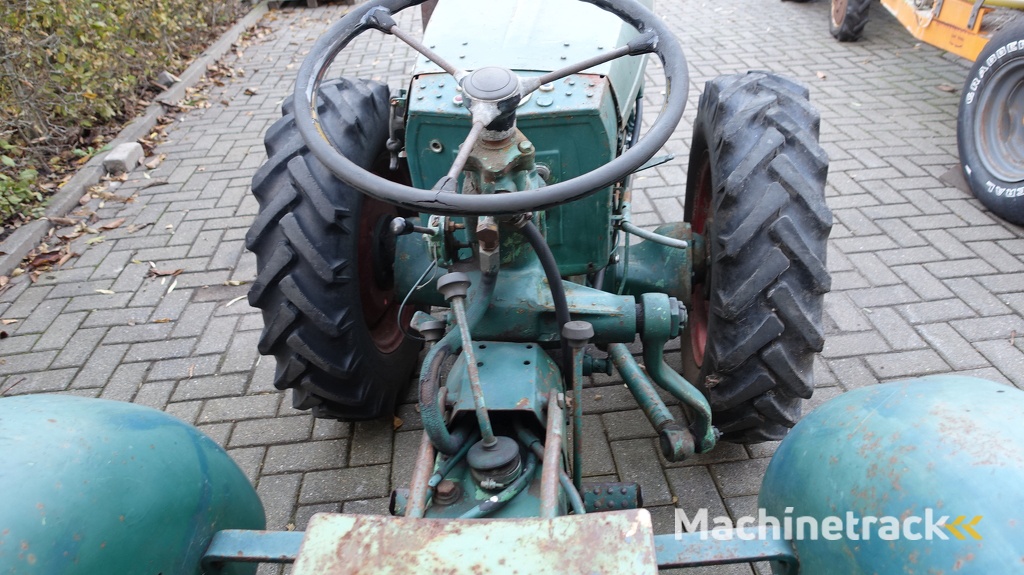 Holder AG3 kniktractor