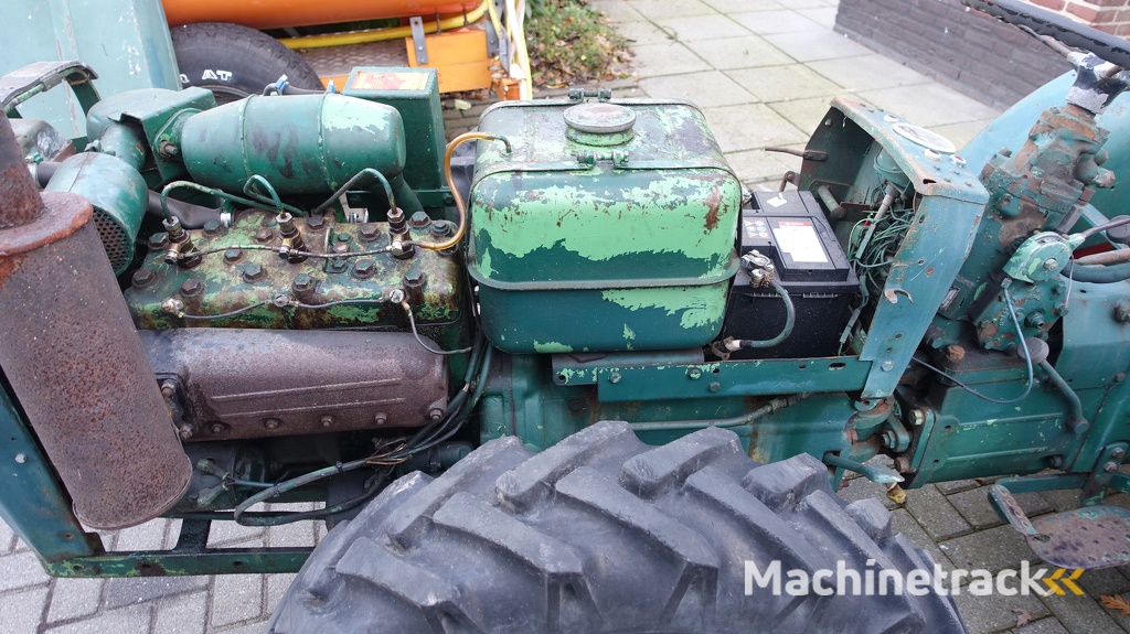 Holder AG3 kniktractor