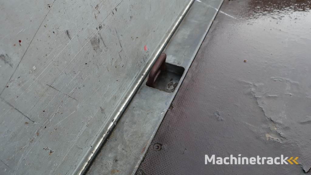 Saris P 406x204 2700 Kg met oprijplanken