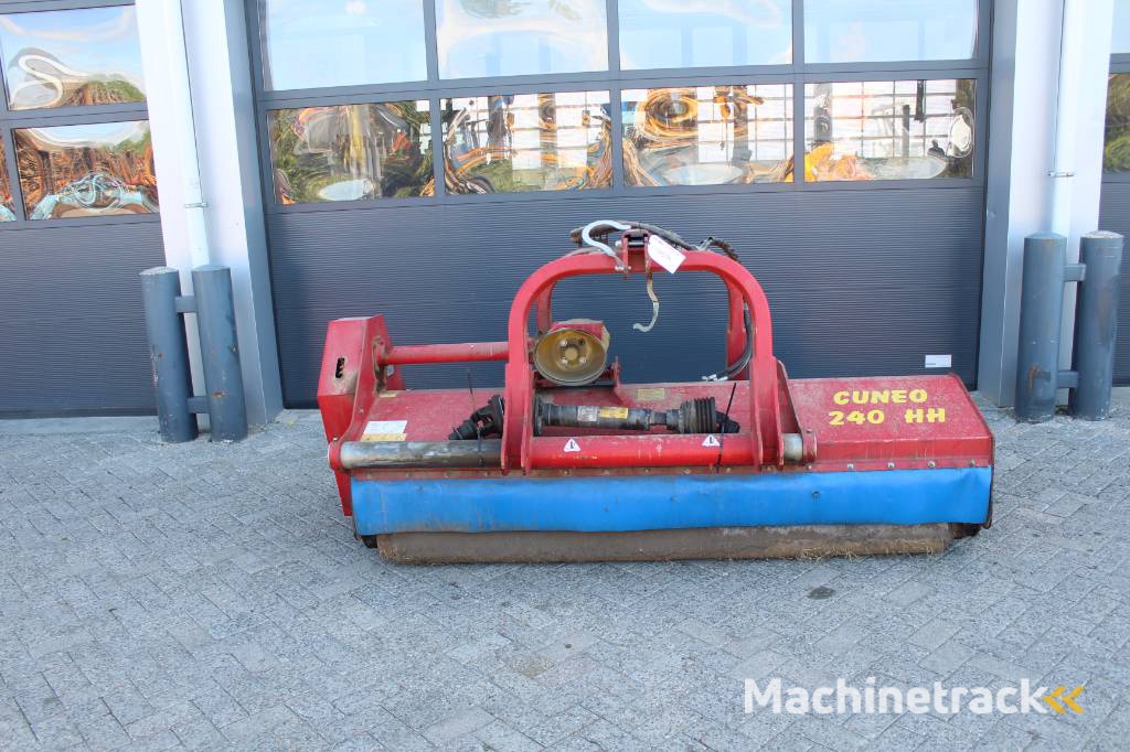 Omarv TRF 240 klepelmaaier