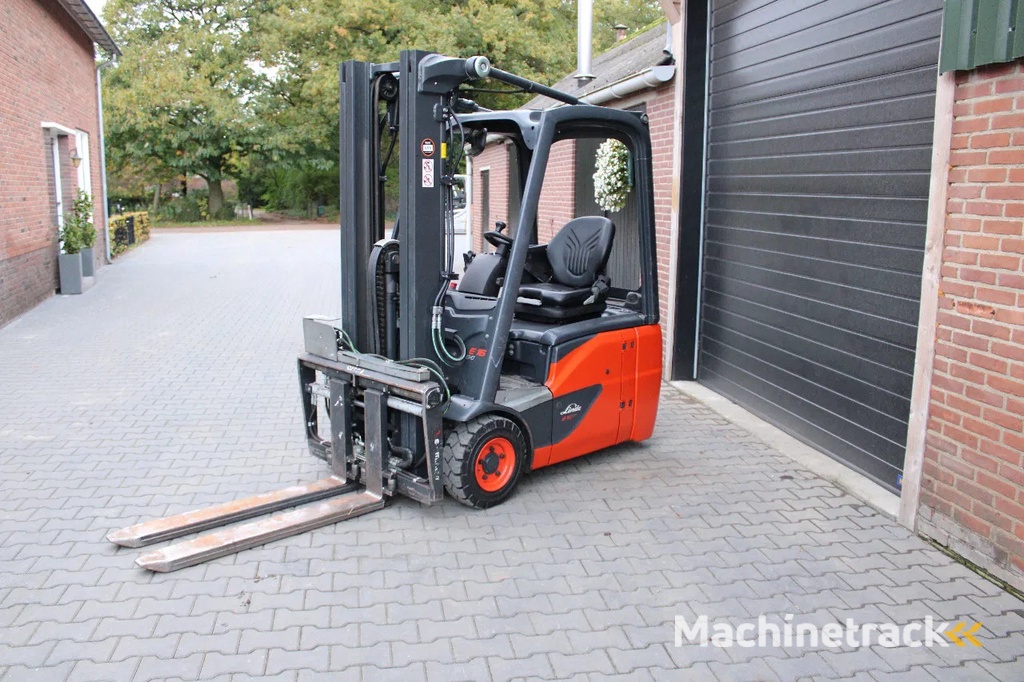 Linde E16 heftruck elektrische triplex sideshift lepelverstelling