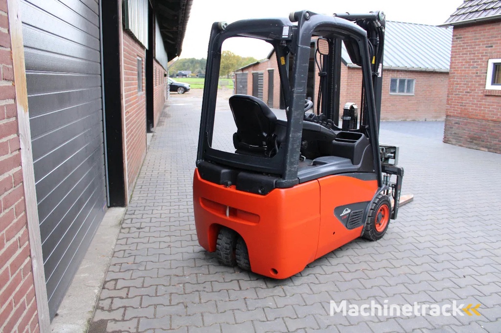 Linde E16 heftruck elektrische triplex sideshift lepelverstelling
