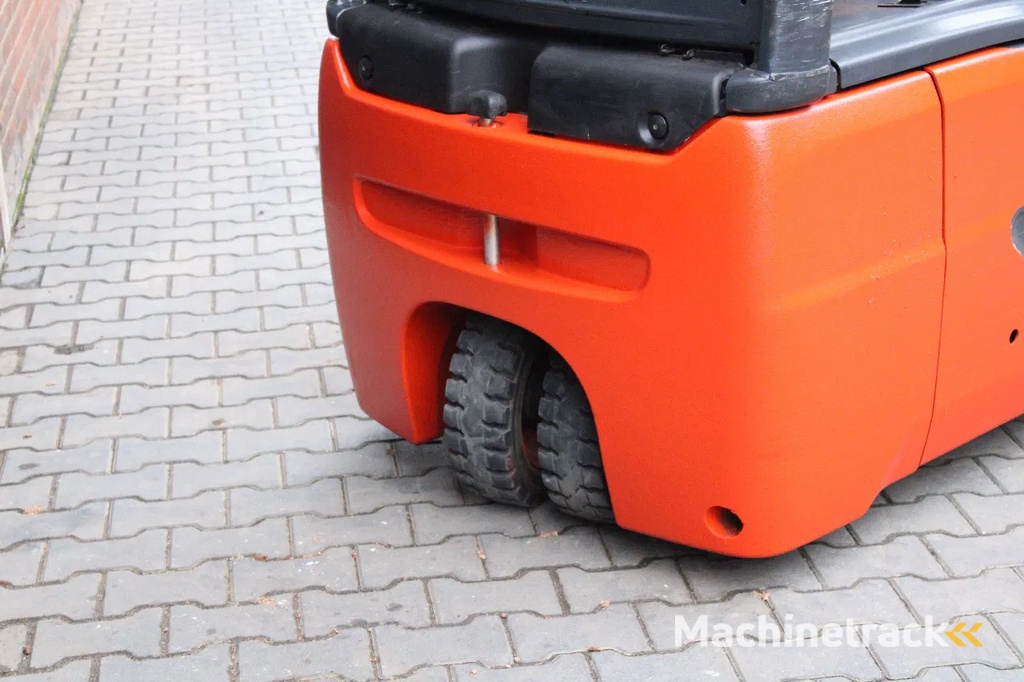 Linde E16 heftruck elektrische triplex sideshift lepelverstelling