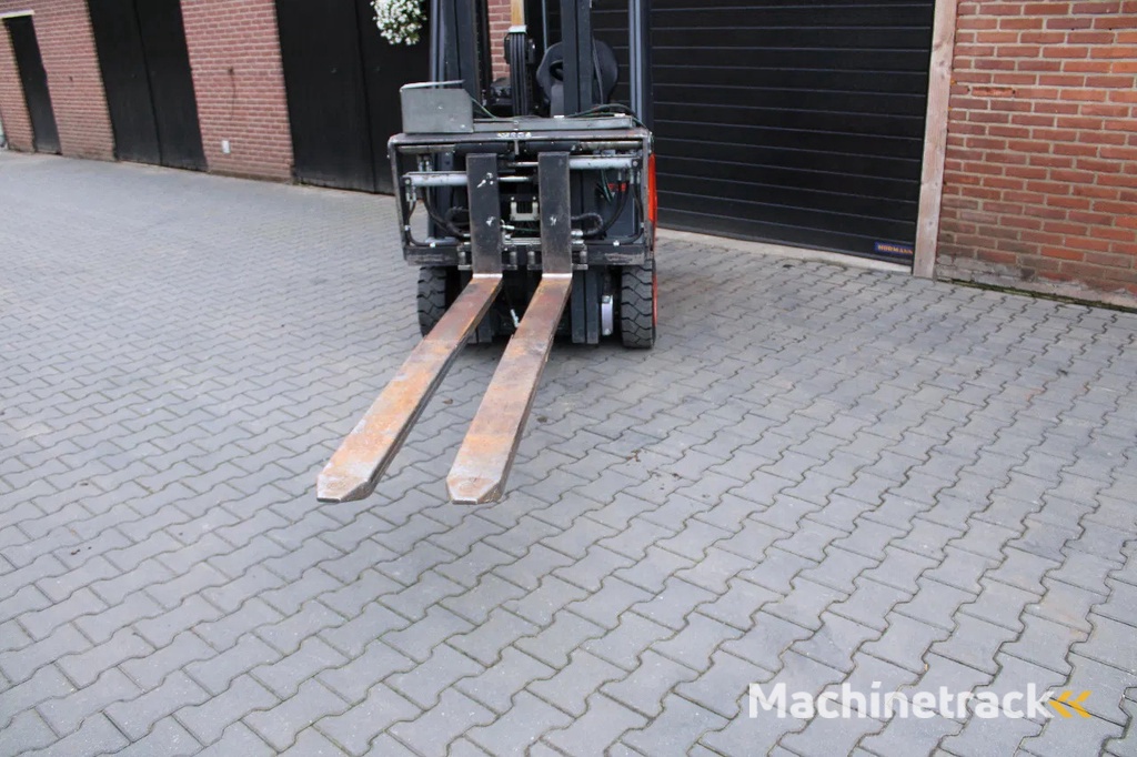 Linde E16 heftruck elektrische triplex sideshift lepelverstelling