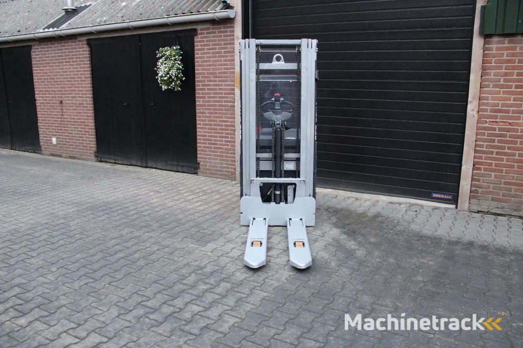 Still EXV14 stapelaar elektrische triplex freelift