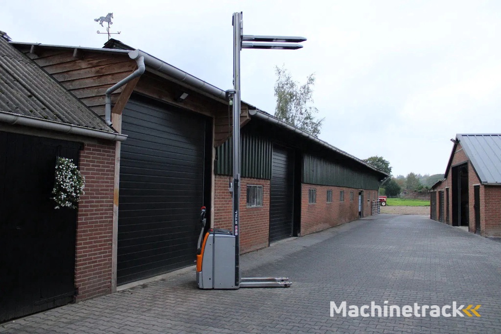 Still EXV14 stapelaar elektrische triplex freelift