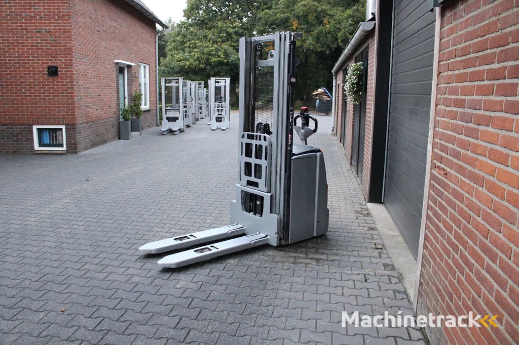 Still exv16 stapelaar nieuwe accu elektrische triplex freelift