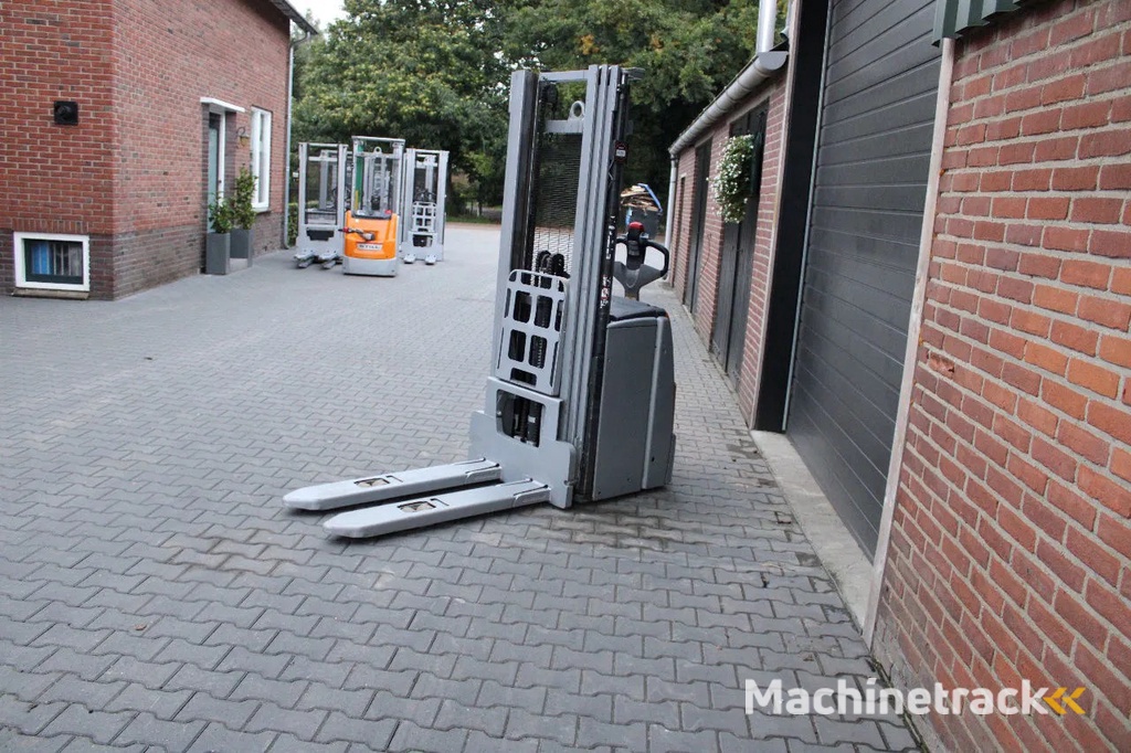 Still exv16 stapelaar nieuwe accu elektrische triplex freelift