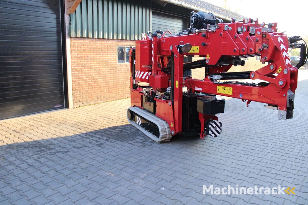 Hoeflon C10 bj 2022 met maar 1000 werk uren