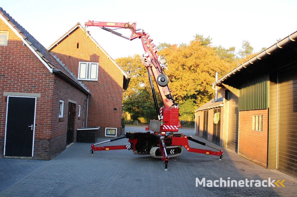 Hoeflon C10 bj 2022 met maar 1000 werk uren