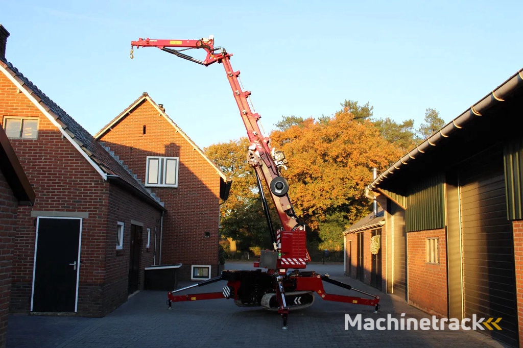 Hoeflon C10 bj 2022 met maar 1000 werk uren