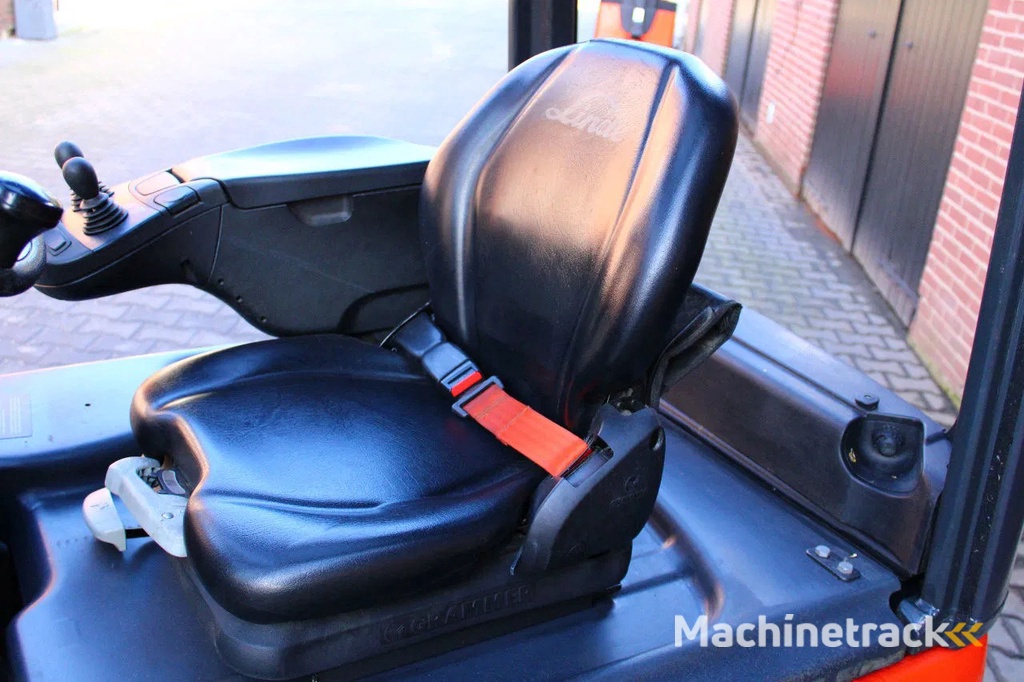 Linde E16 heftruck elektrische triplex freelift sideshift