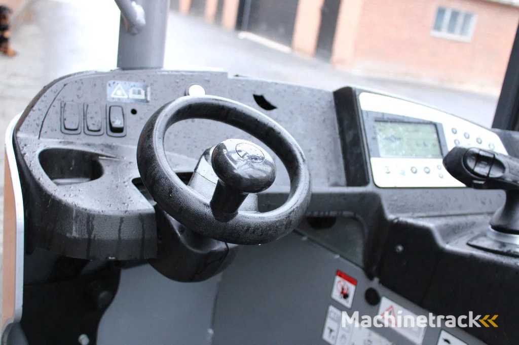 Still FM-X14 reachtruck elektrische triplex sideshift freelift