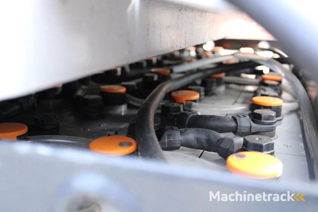 Still FM-X14 reachtruck elektrische triplex sideshift freelift