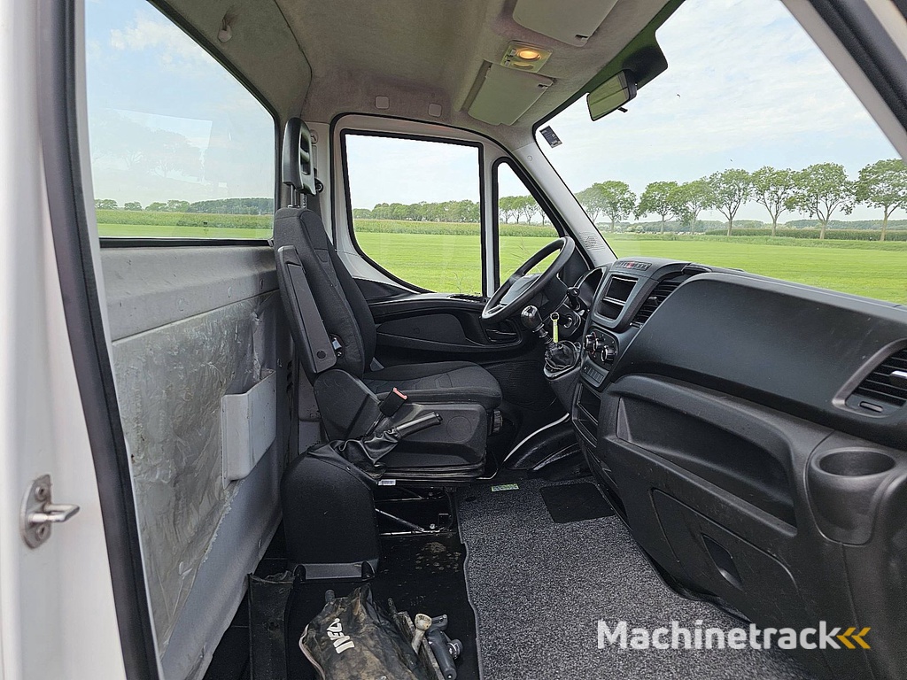 IVECO DAILY 35 S 12 chassis