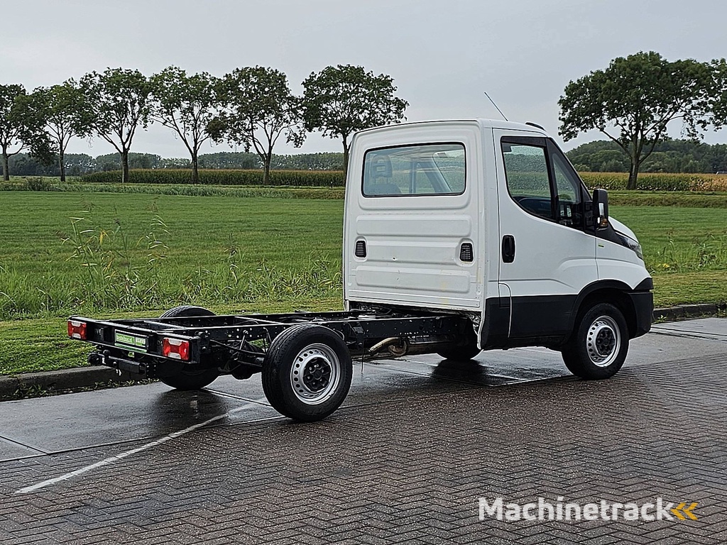 IVECO DAILY 35 S 12 chassis