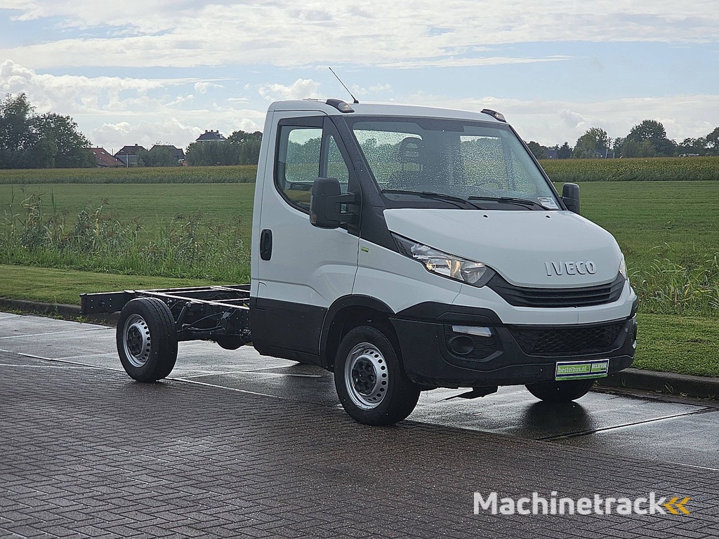 IVECO DAILY 35 S 12 chassis