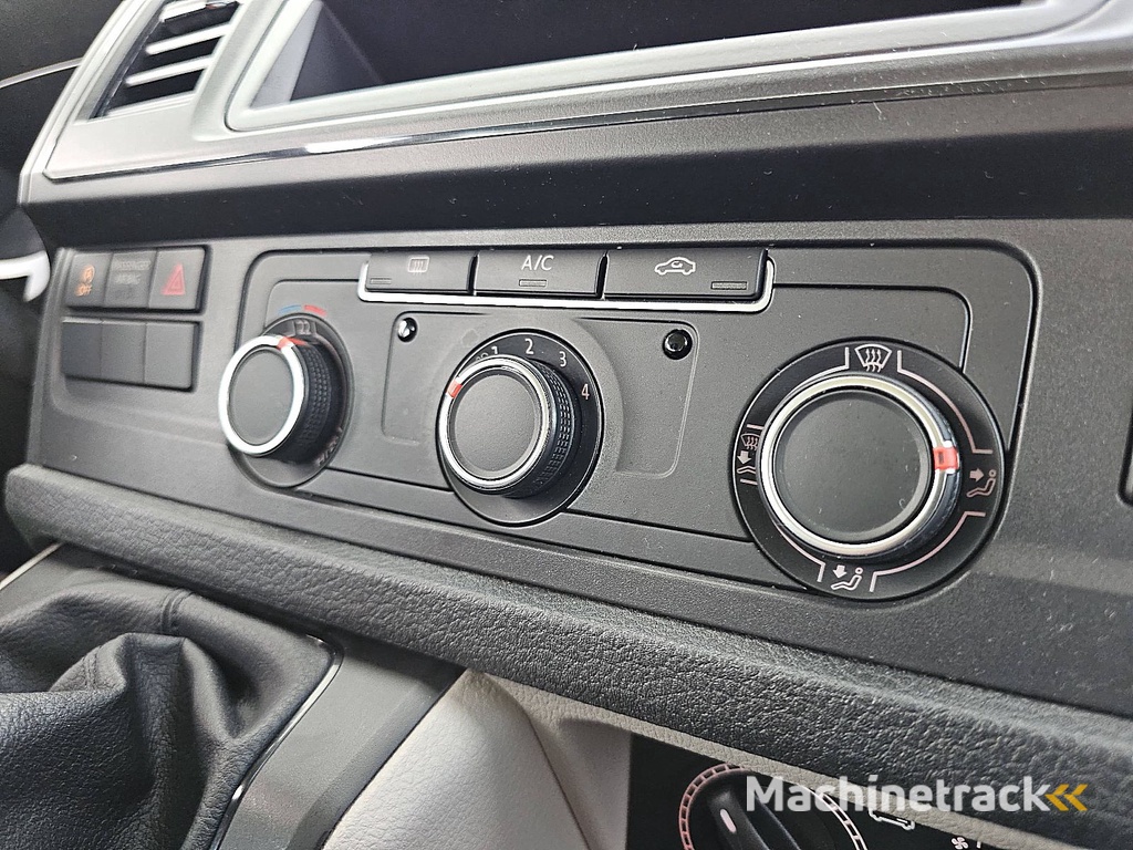 VOLKSWAGEN TRANSPORTER 2.0 TDI l2h1 combi 9p airco