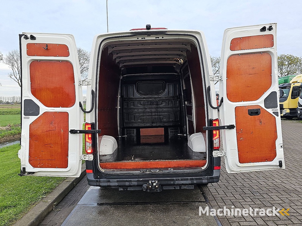VOLKSWAGEN CRAFTER