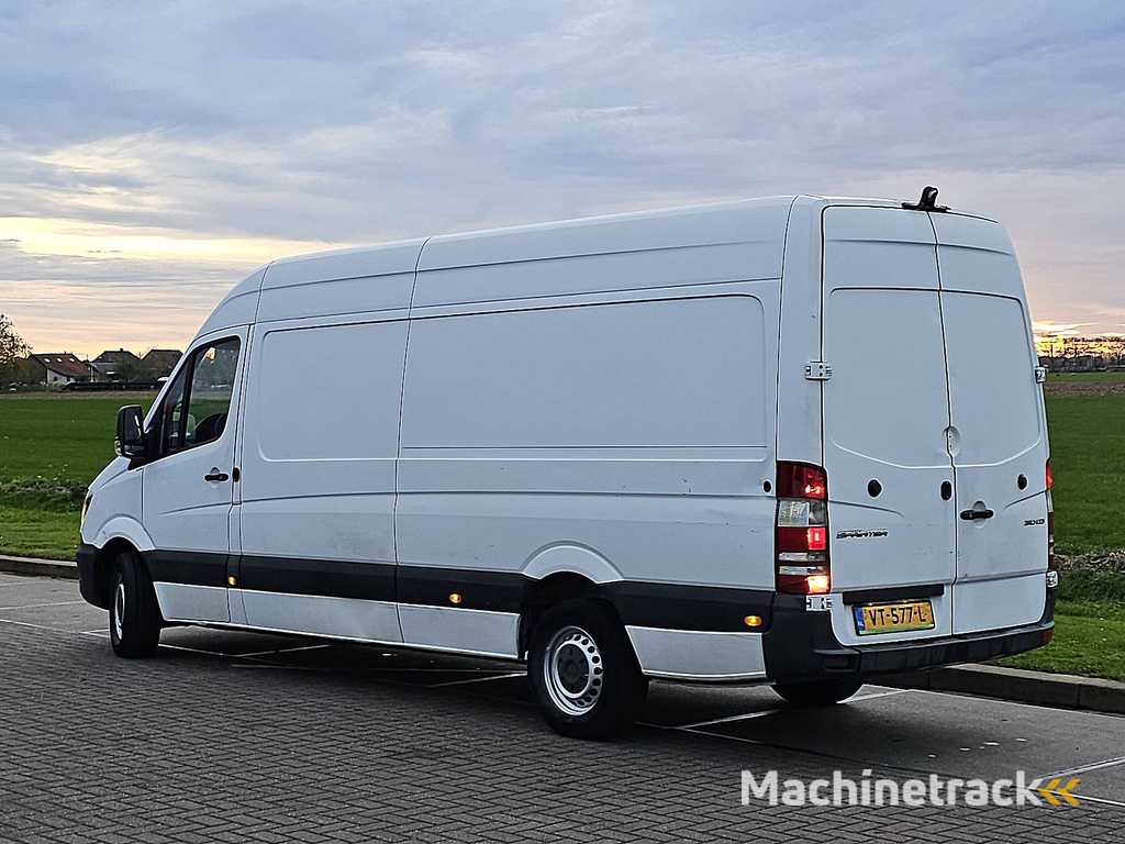 MERCEDES-BENZ SPRINTER 310