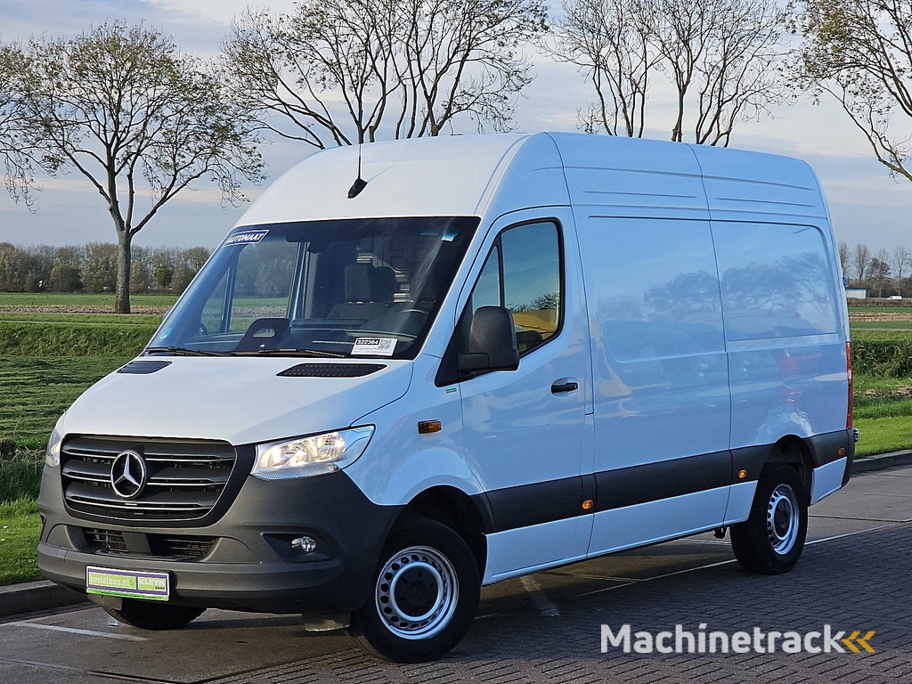 MERCEDES-BENZ SPRINTER 317 l2h2 rwd mbux10