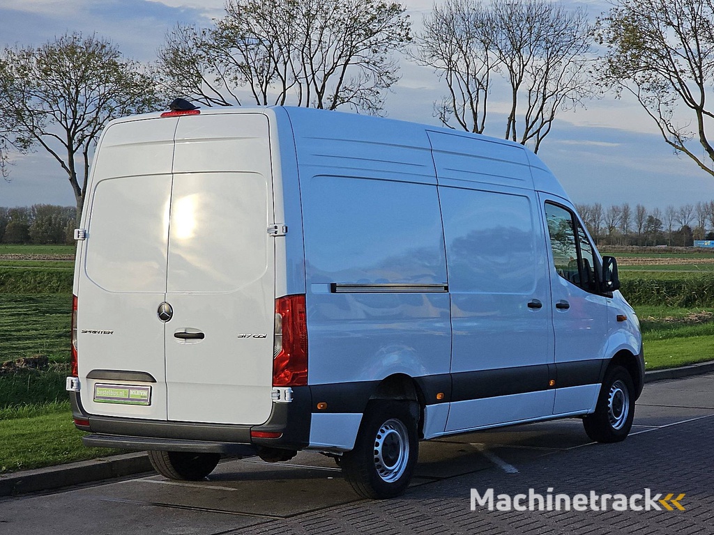 MERCEDES-BENZ SPRINTER 317 l2h2 rwd mbux10
