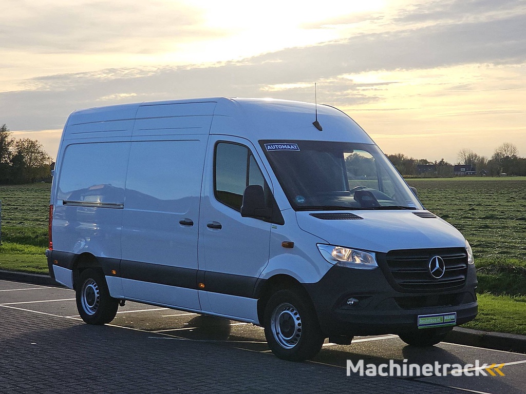 MERCEDES-BENZ SPRINTER 317 l2h2 rwd mbux10