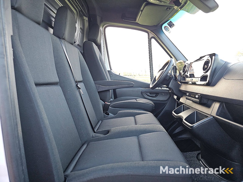 MERCEDES-BENZ SPRINTER 317 l2h2 rwd mbux10